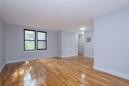 Image 1 of 11 for 2244 Bronx Park East #2-A in Bronx, Out Of Area Town, NY, 10467