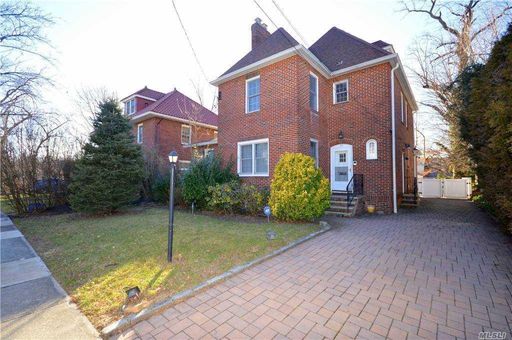 Image 1 of 21 for 34 Essex Road in Long Island, Great Neck, NY, 11023