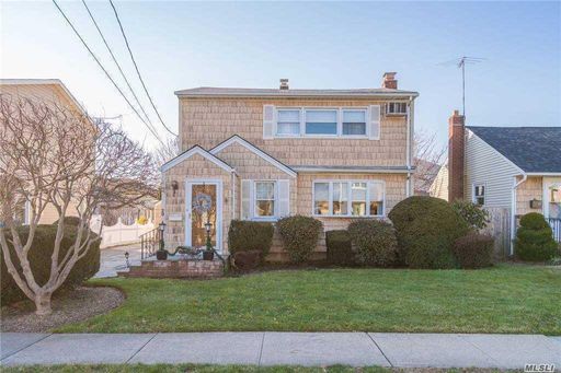 Image 1 of 28 for 29 Myers Avenue in Long Island, Hicksville, NY, 11801