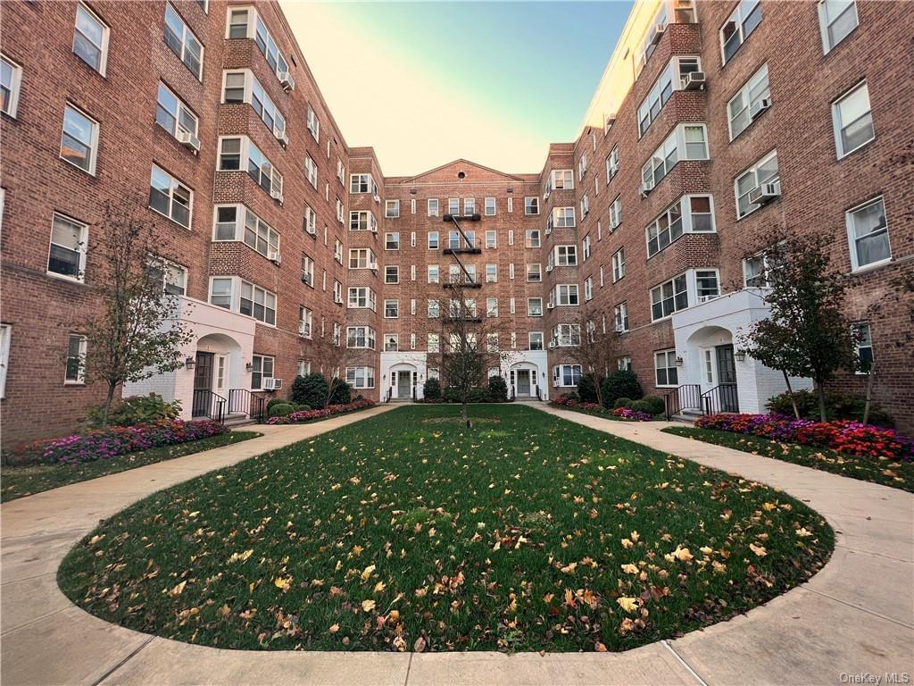 1 Bronxville Road #4M in Westchester, Yonkers, NY 10708