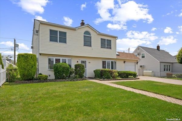 Image 1 of 23 for 89 Ridge Lane in Long Island, Levittown, NY, 11756