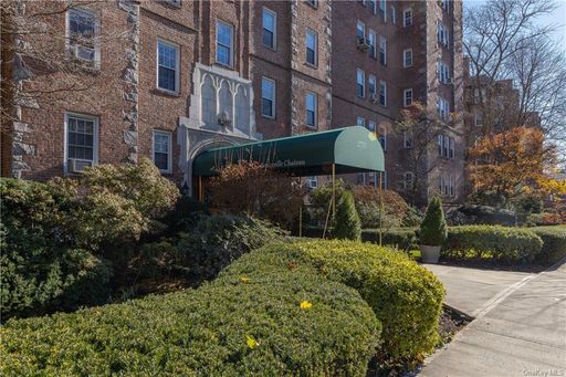 Image 1 of 20 for 270 Bronxville Road #A55 in Westchester, Yonkers, NY, 10708