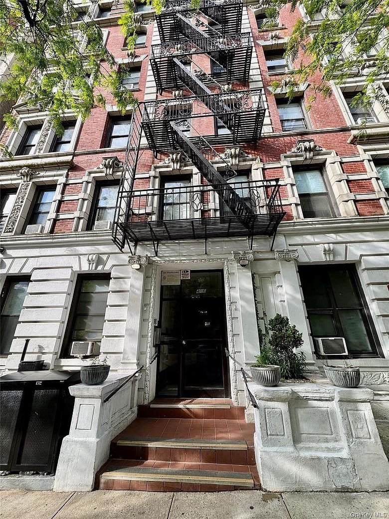4-6 West 105th st #5b