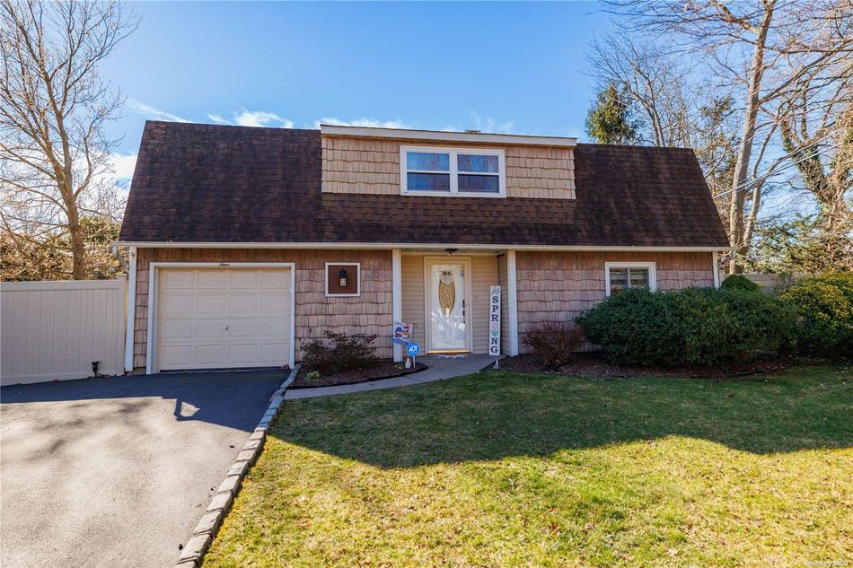 Image 1 of 20 for 4 Arden Lane in Long Island, Farmingville, NY, 11738