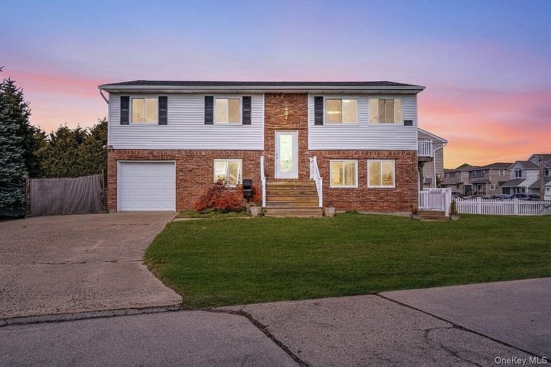 4 Bay Place