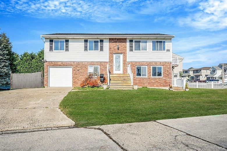 4 Bay Place