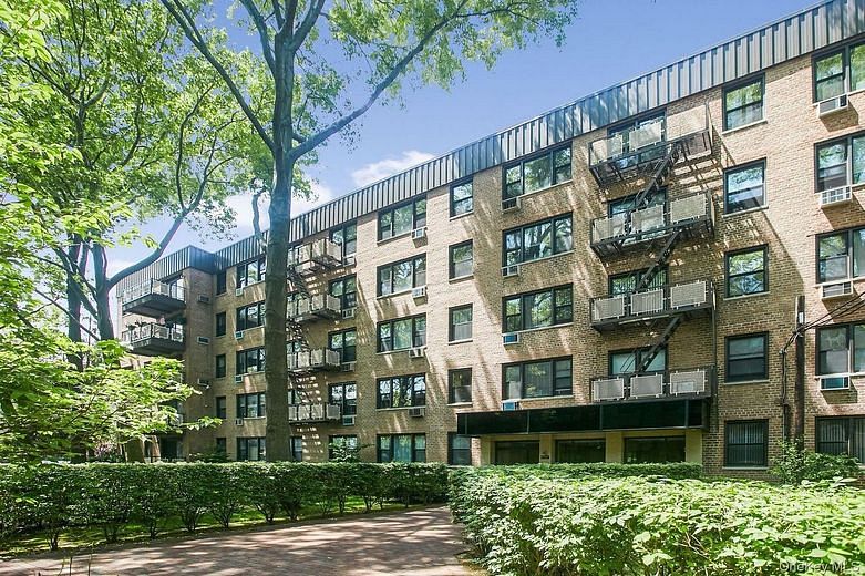 4 Birchwood Court #3J