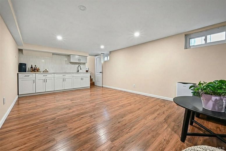 4 Birchwood Park Drive