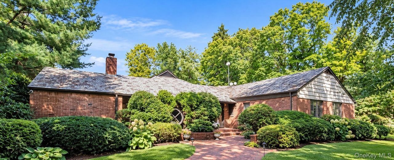 4 Broadlawn Avenue