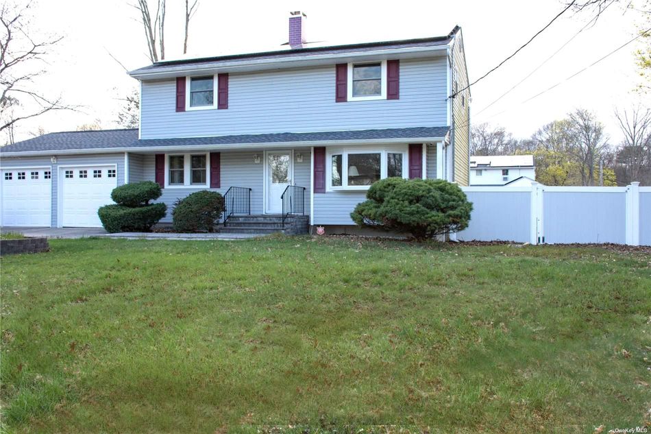 Image 1 of 16 for 4 Cammann Road in Long Island, Coram, NY, 11727