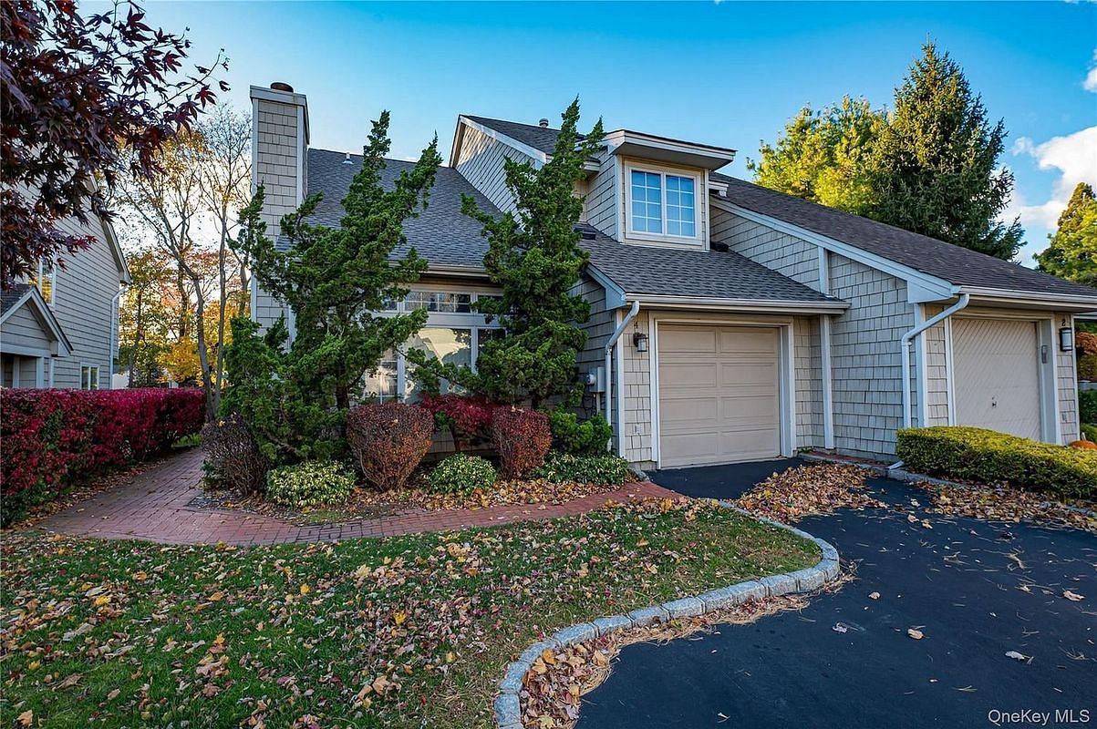 Image 1 of 30 for 4 Cedar Ridge Lane in Long Island, Bay Shore, NY, 11706