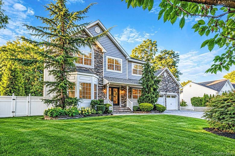 4 Crystal Brook Court