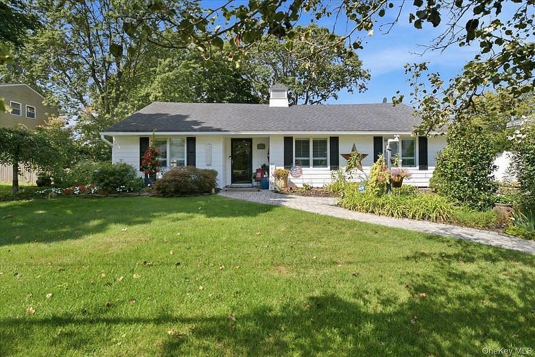 4 Fairlane Drive