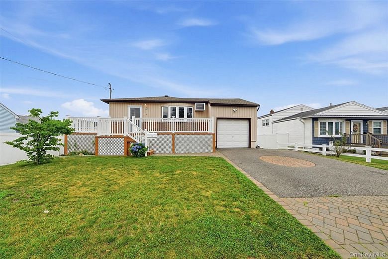 4 Farragut Avenue