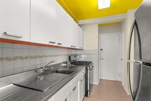 4 Fordham Hill Oval #12B