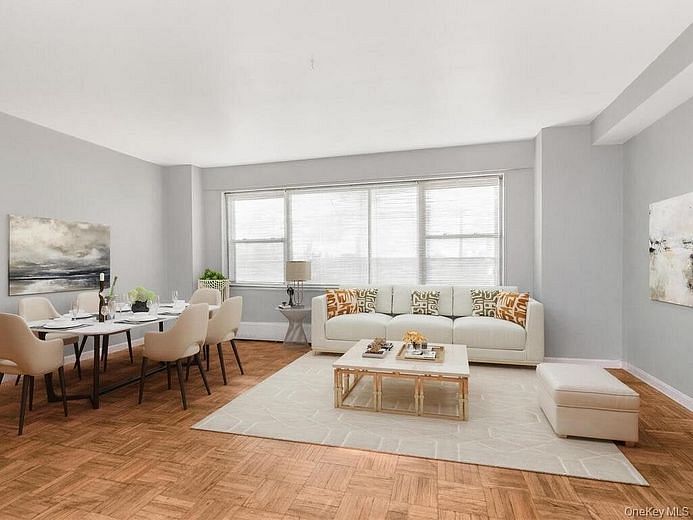 4 Fordham Hill Oval #1A