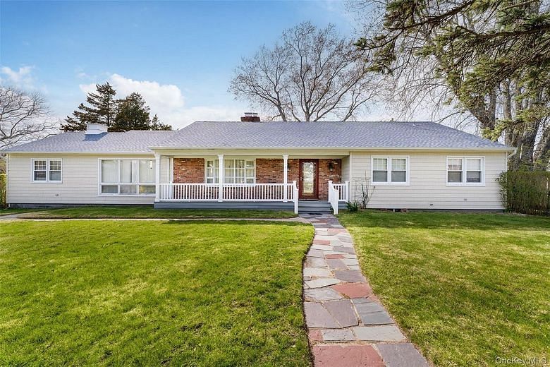 4 Hampton Harbor Lane