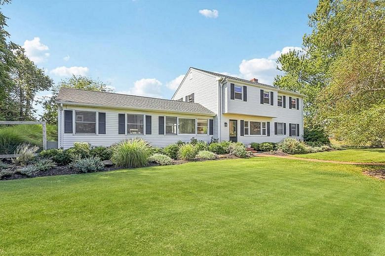 4 Hampton Harbor Road