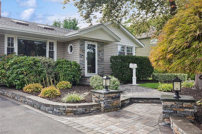4 Larkspur Drive