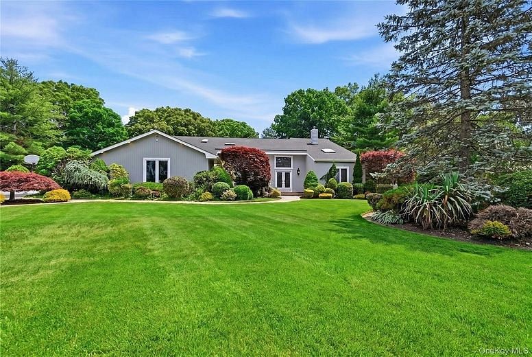 4 Laurelwood Court