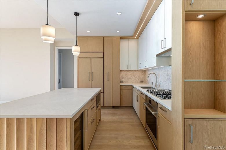 4 Lighthouse Landing #TH13