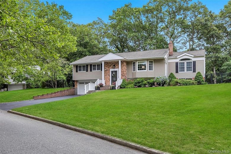 4 Long Hill Road