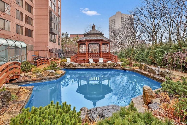 4 Martine Avenue #1511
