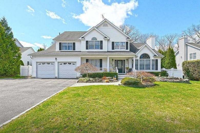 4 Rolling Wood Court