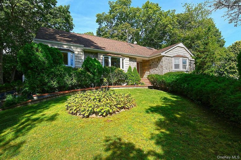 4 Village Hill Drive