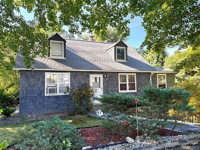 4 W Livingston Street