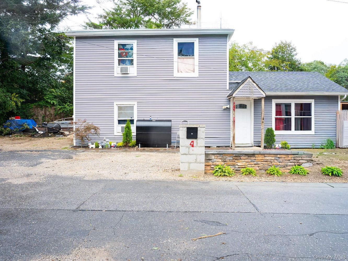 4 Wallace Court