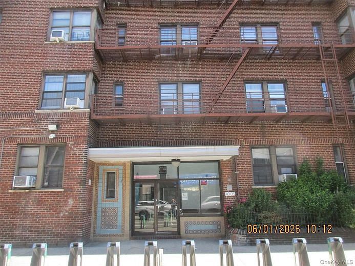 40-05 Ithaca Street #4M