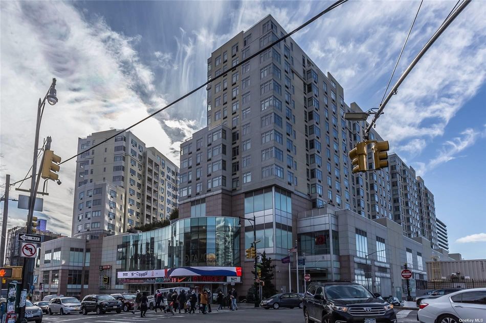 Image 1 of 30 for 40-28 College Point Boulevard #1806 in Queens, Flushing, NY, 11354