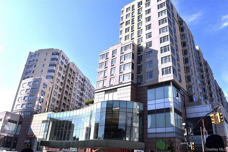 40-28 College Point Boulevard #T2-811