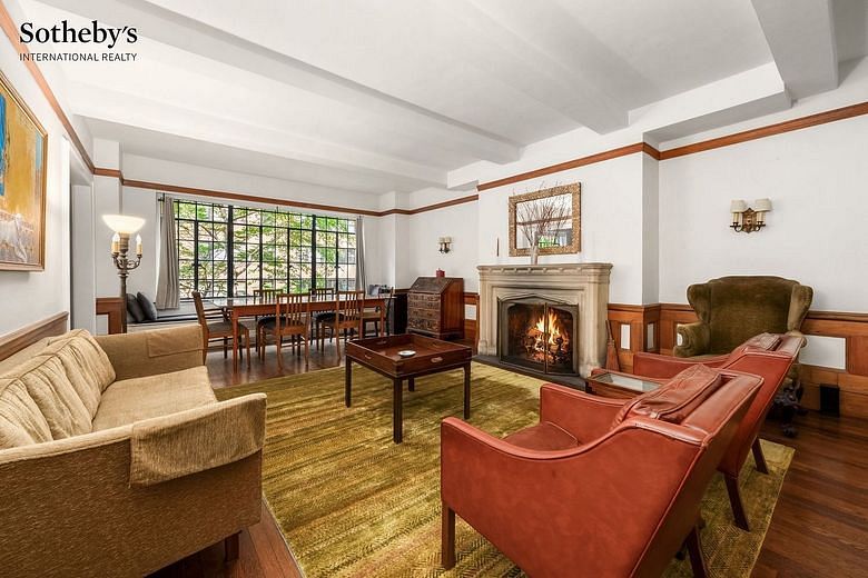 40-50 East 10th Street #2H
