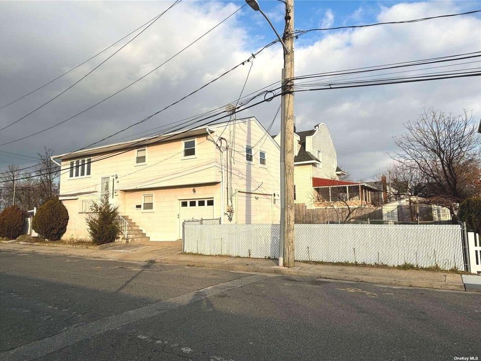 Image 1 of 30 for 40 Alemeda Street in Long Island, Inwood, NY, 11096