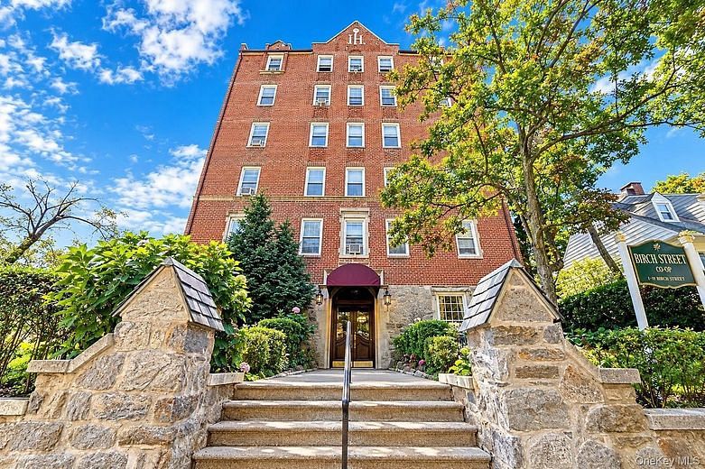 40 E Birch Street #Apt 4D