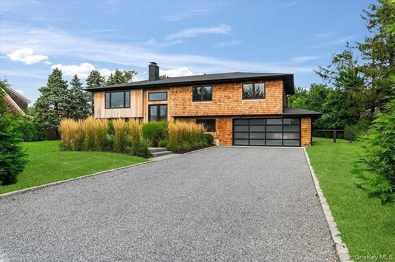 40 Knollwood Drive