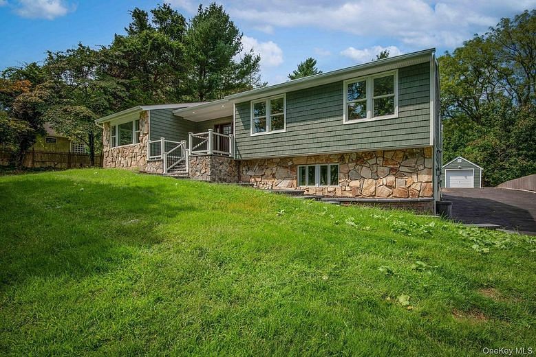 40 Lakeside Drive