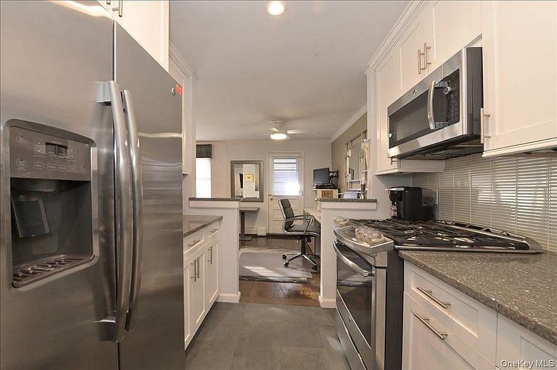 40 Stoner Avenue #2F
