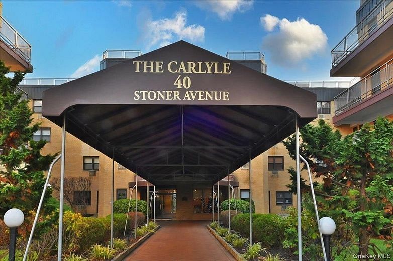 40 Stoner Avenue #2F