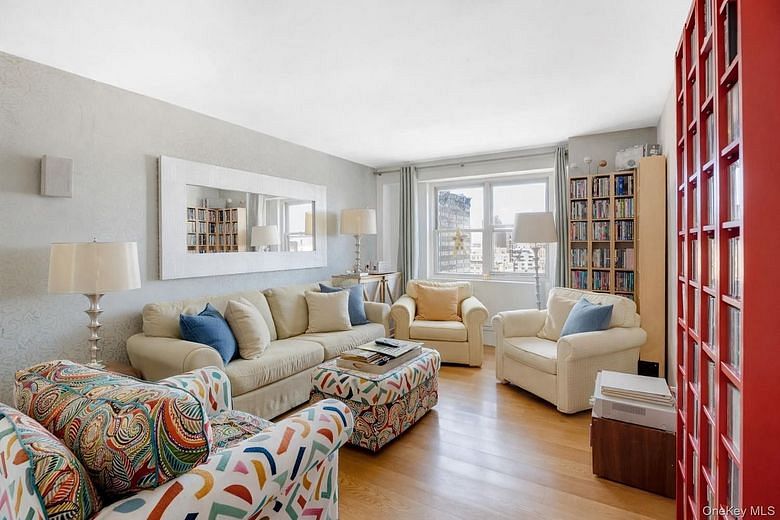 400 E 54th Street #25CDE