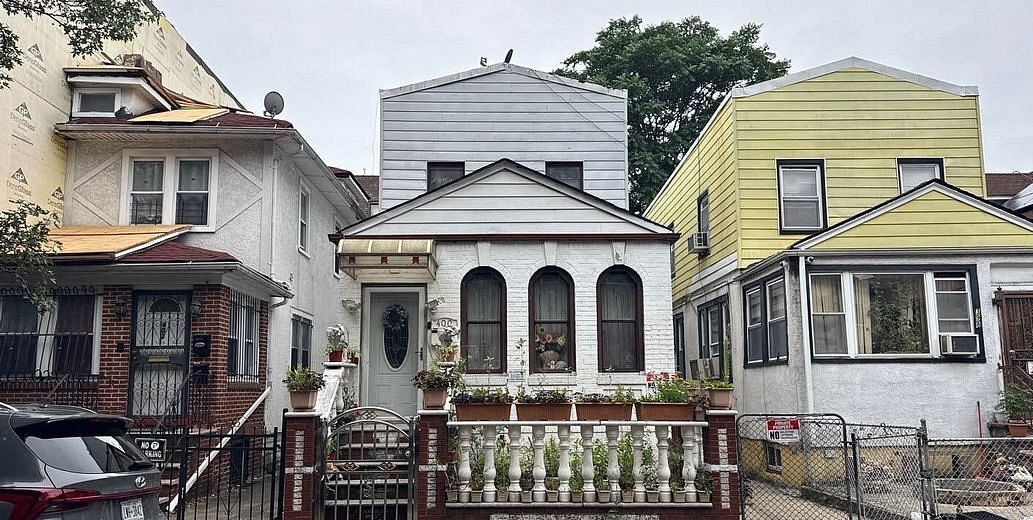 400 East 49th Street