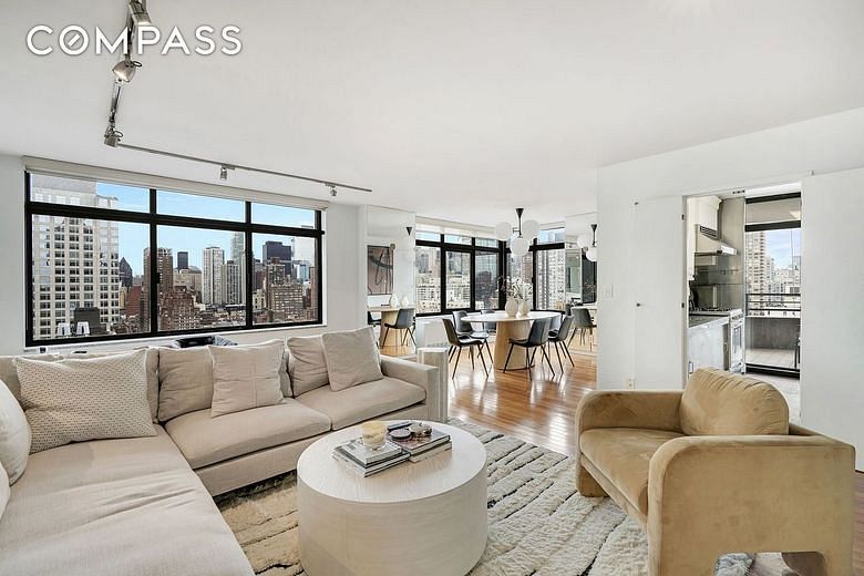 400 East 70th Street #2402