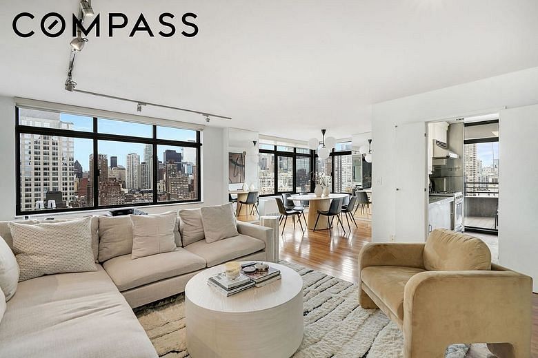 400 East 70th Street #2402