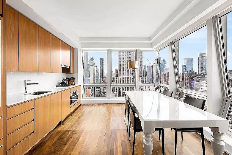 400 Fifth Avenue #31H