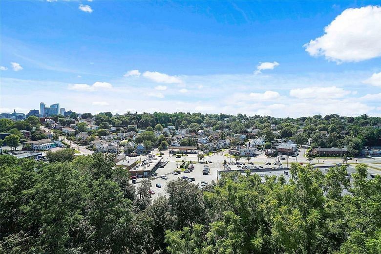 400 Highpoint Drive #PH12