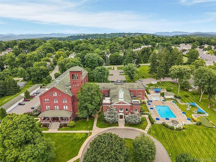 4001 Hickory Court