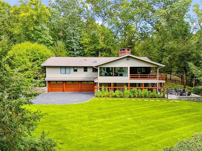 401 Chestnut Ridge Road