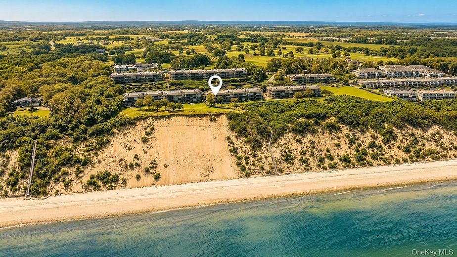 401 Fox Hill Drive #401